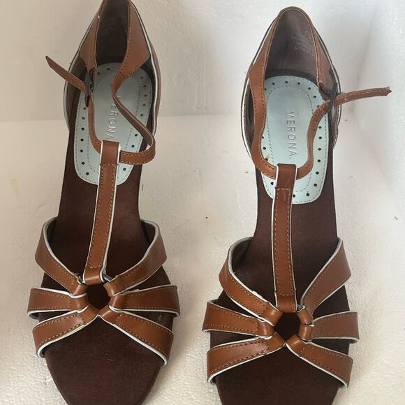 Merona Brown T-Strap Heeled Sandals - Size 9 - Picture 1 of 7